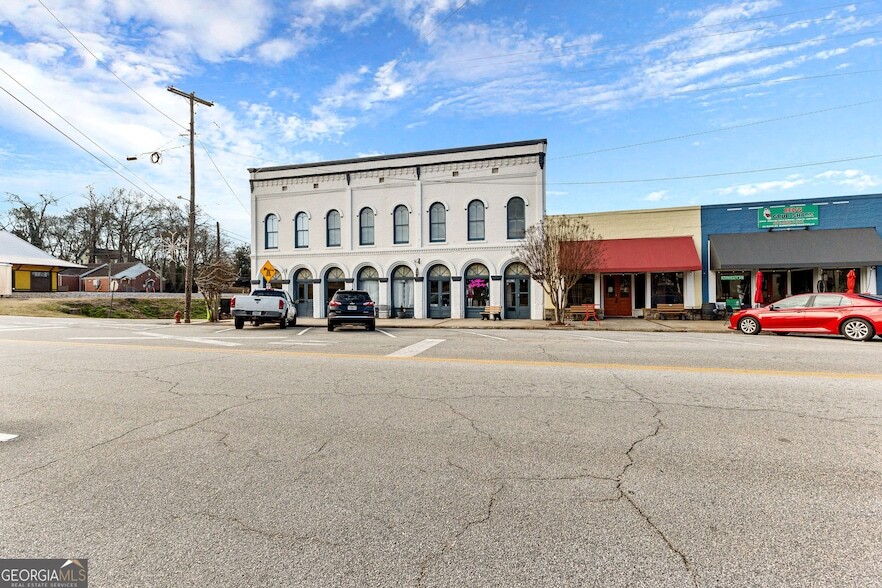 16 Main St, Unit D in Grantville, GA - Building Photo