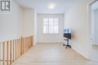 33 Golden Fern St in Markham, ON - Building Photo - Building Photo