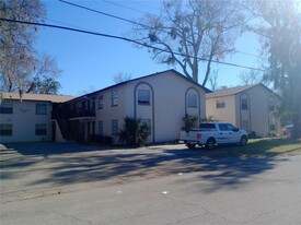 1229 Kennedy Rd in Daytona Beach, FL - Building Photo