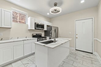 4704 W Monroe St in Chicago, IL - Building Photo - Building Photo