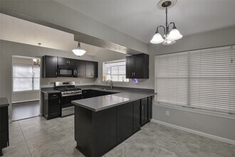 3318 Golden Willow Dr in Houston, TX - Building Photo - Building Photo