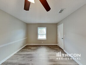 5029 English Village Dr in Nashville, TN - Building Photo - Building Photo