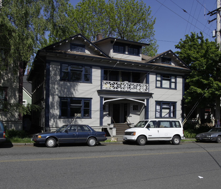 423-429 SE 28th Ave in Portland, OR - Building Photo