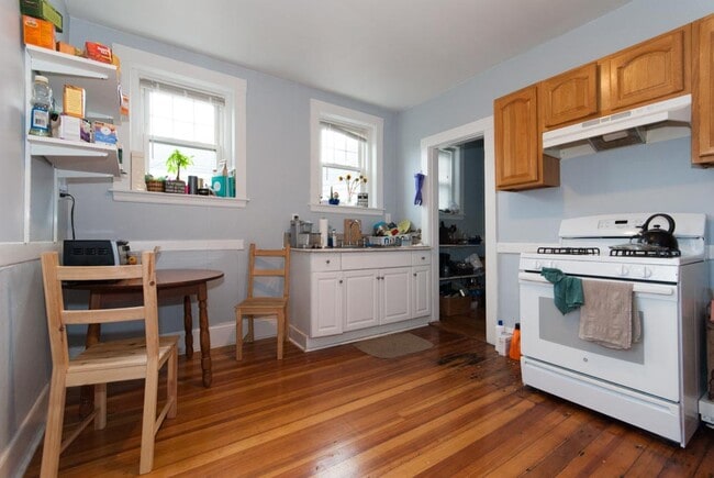 61 Royal St, Unit 3