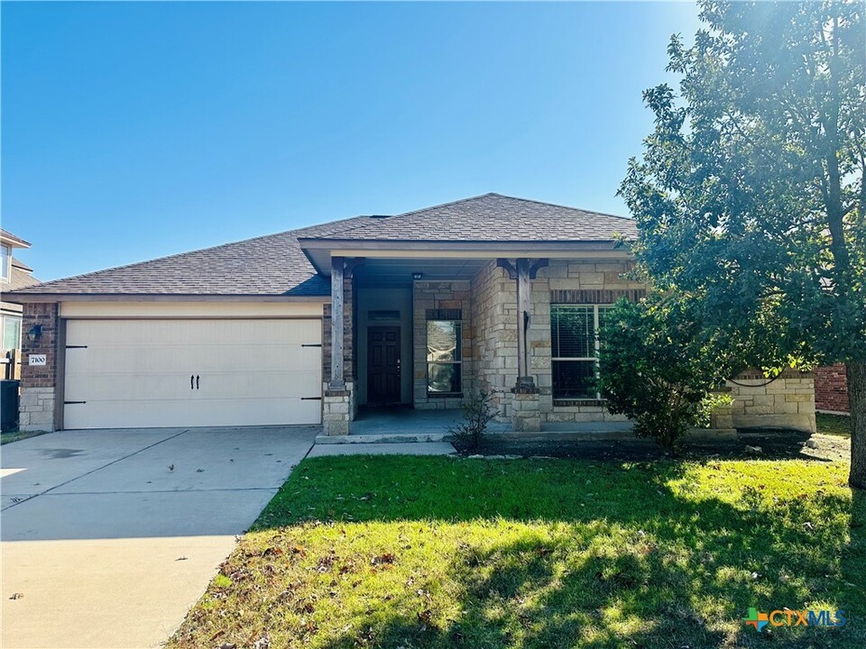 7100 Golden Oak Ln in Killeen, TX - Building Photo