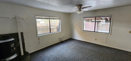 1069 Sierra Blvd in South Lake Tahoe, CA - Building Photo - Building Photo