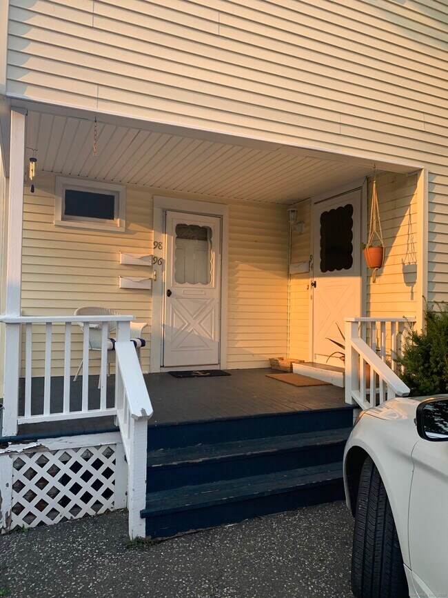 96 Seaview Terrace in Bridgeport, CT - Building Photo - Building Photo