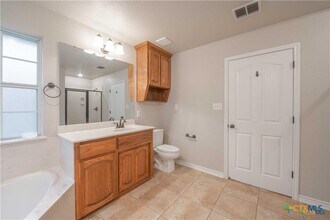 6201 Flag Stone Dr in Killeen, TX - Building Photo - Building Photo