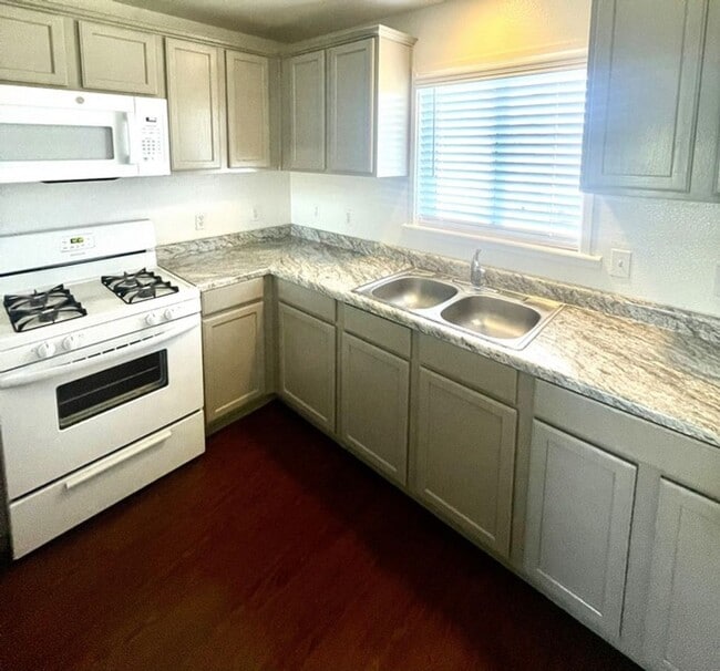 500 S Oakley Ave in Santa Maria, CA - Building Photo - Building Photo