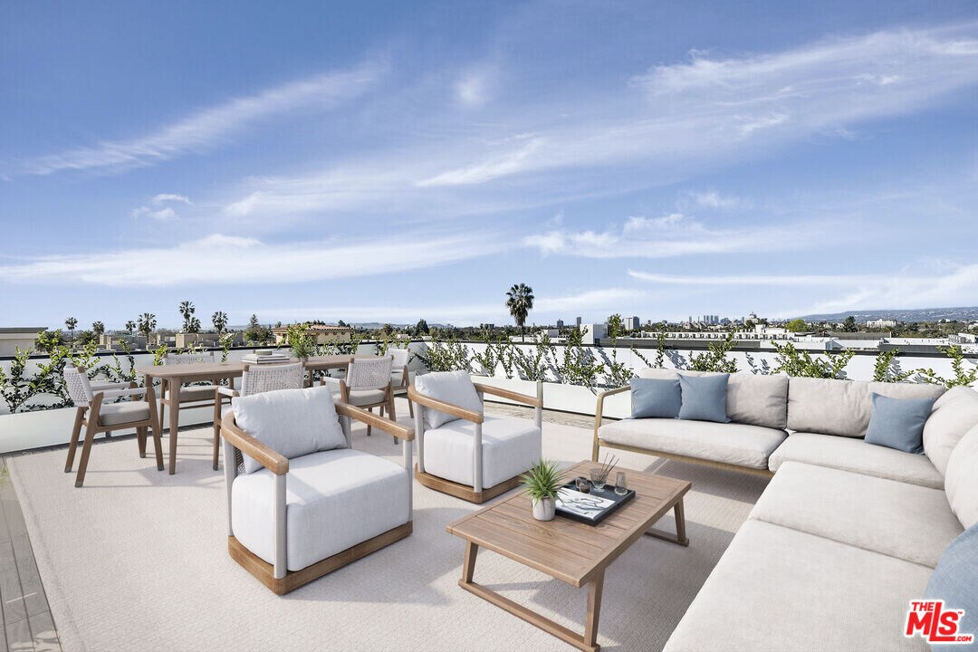 521 N Gramercy Pl in Los Angeles, CA - Building Photo