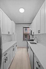 117 Seaman Ave in New York, NY - Building Photo - Building Photo