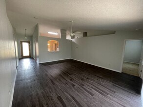 71 Kashmir Trail in Palm Coast, FL - Building Photo - Building Photo