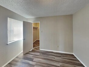 612 Race St in Crowley, TX - Building Photo - Building Photo