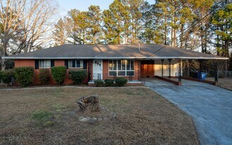 1802 Olympia Ct in Fayetteville, NC - Building Photo