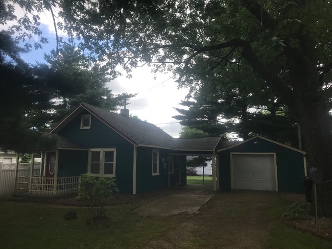 property at 1133 9th St