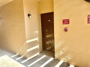 5208 Via Hacienda Cir in Orlando, FL - Building Photo - Building Photo