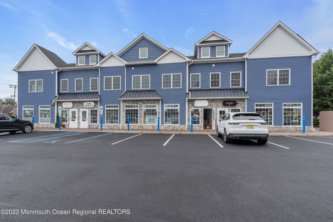 245 Parker Ave-Unit -6 in Manasquan, NJ - Building Photo