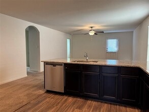 313 Cres Park Dr in Jarrell, TX - Building Photo - Building Photo