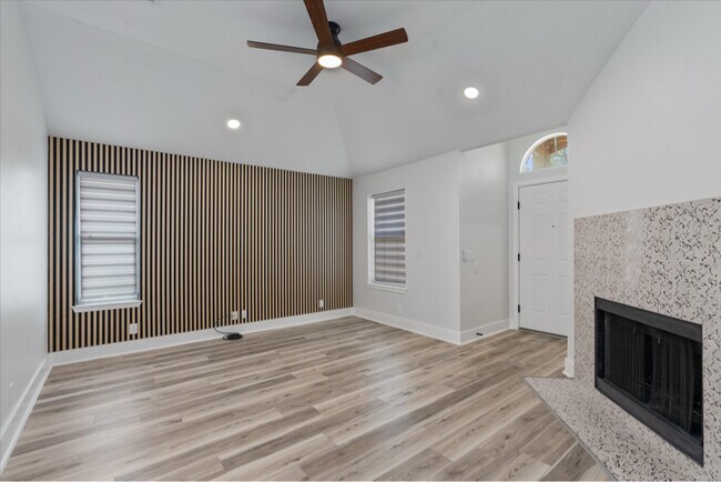 16512 Trevin Cove in Manor, TX - Foto de edificio - Building Photo