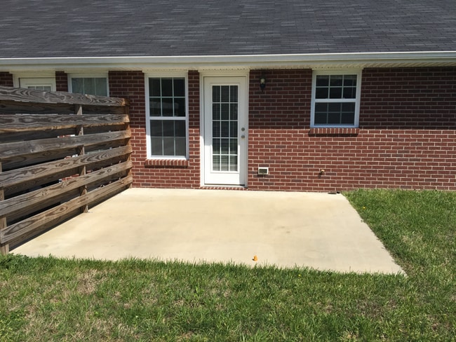 48 Sunshine Ln in Manchester, TN - Building Photo - Building Photo