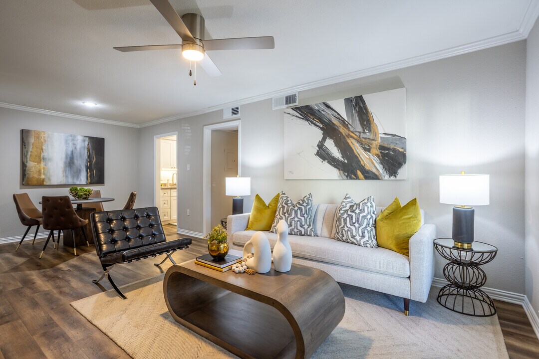 The Fountains Apartments in Dallas, TX - Foto de edificio