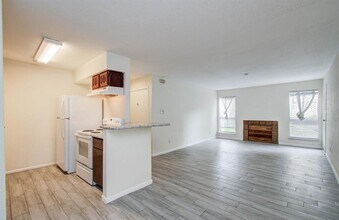 10202 Forum Park Dr in Houston, TX - Building Photo - Building Photo
