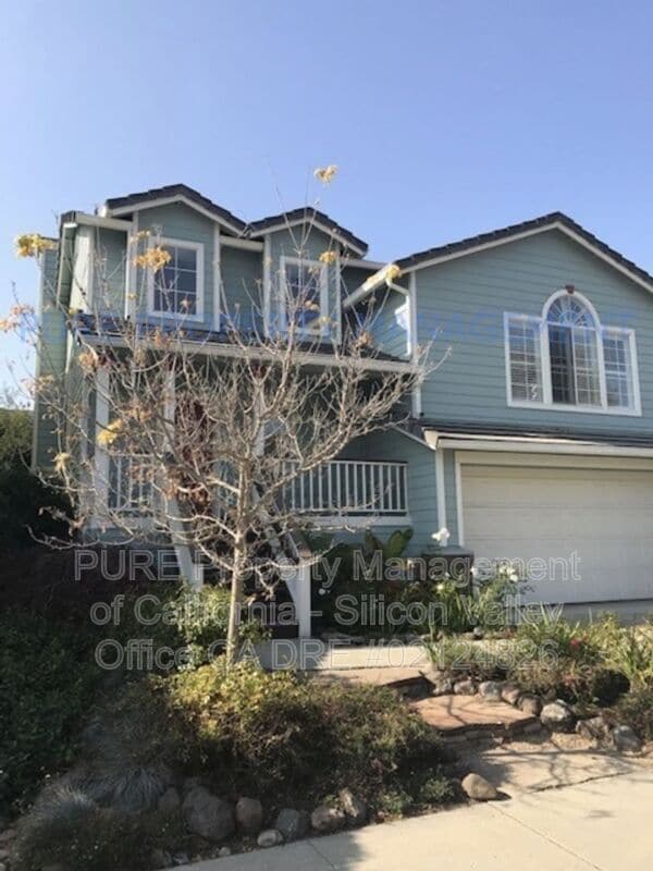 property at 587 Skypark Dr