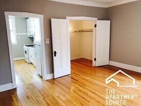 3932 N Keeler Ave, Unit 3C in Chicago, IL - Building Photo