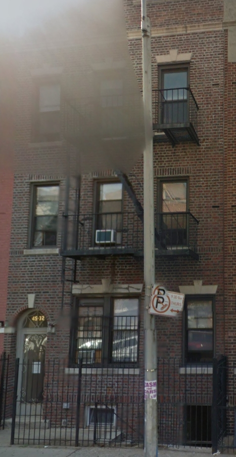 45-32 40th St