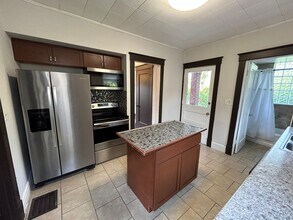 3211 Glenmore Ave in Cincinnati, OH - Building Photo - Building Photo