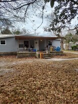 6003 Willowbrook Rd in Savannah, GA - Building Photo