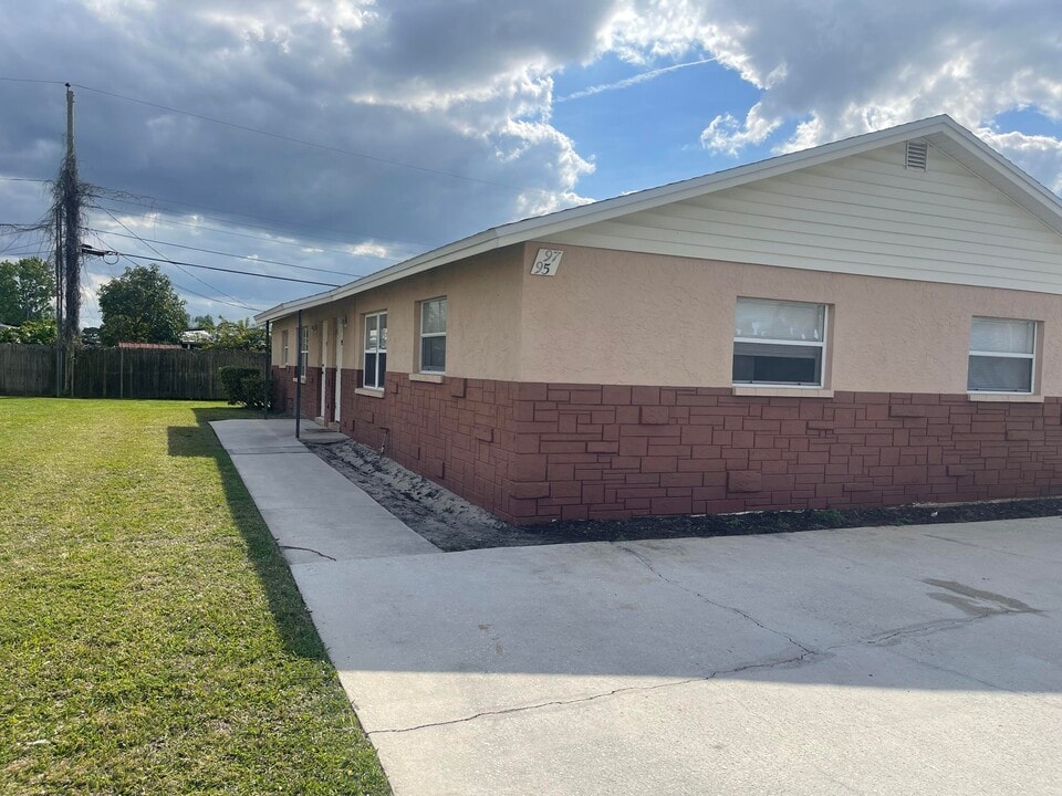 127 Lucas Rd in Merritt Island, FL - Building Photo