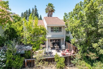 1446 Quail View Cir in Walnut Creek, CA - Foto de edificio - Building Photo
