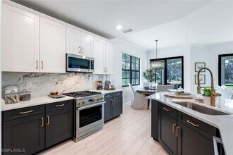 16348 Viansa Wy in Naples, FL - Building Photo - Building Photo