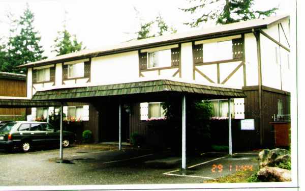 4421 76th Ave W in Tacoma, WA - Building Photo