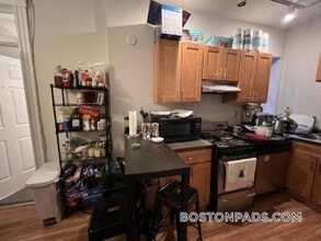 833 Beacon St, Unit 104 in Boston, MA - Foto de edificio - Building Photo