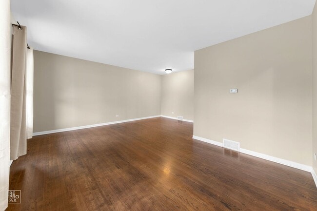 410 N Shore Dr in Mundelein, IL - Building Photo - Building Photo