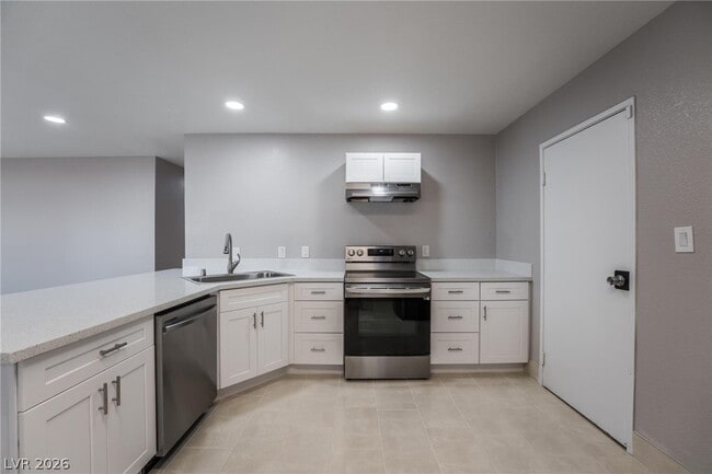 property at 5279 Vicksburg Ave