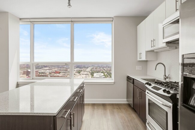 750 W Adams St in Chicago, IL - Building Photo - Building Photo