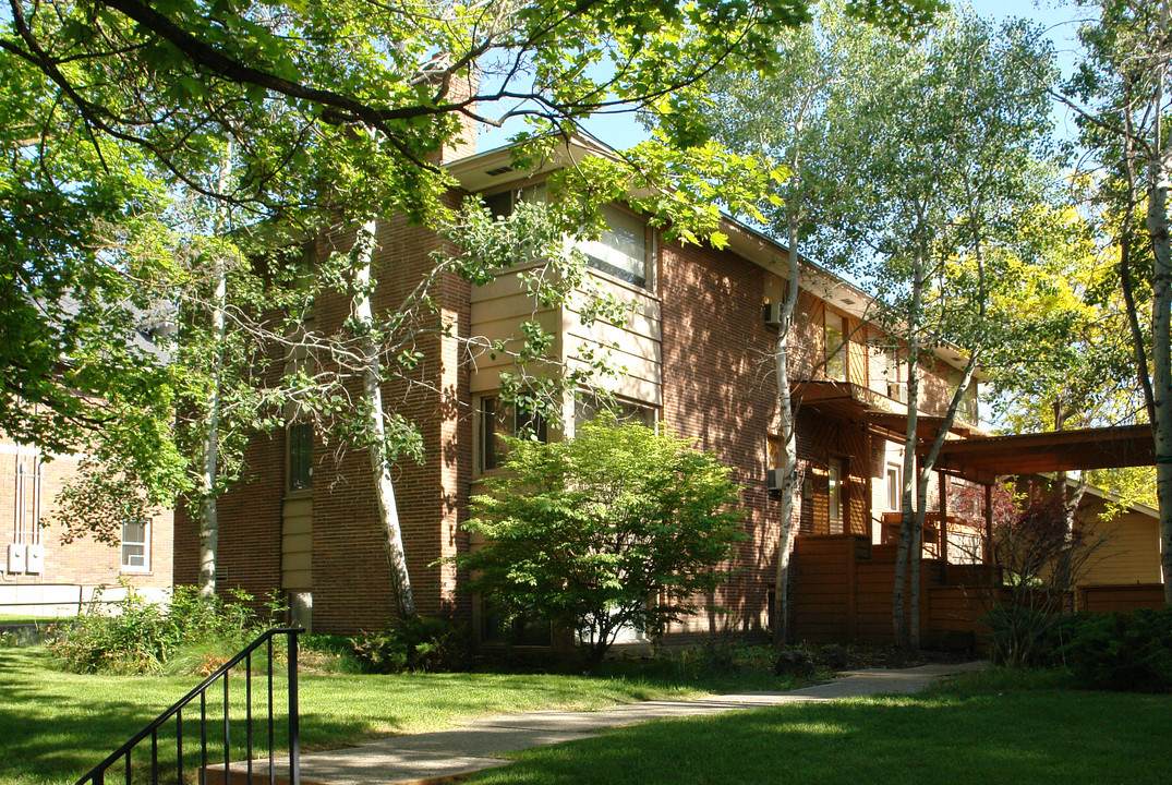 Cedarwood Apartments in Spokane, WA - Building Photo