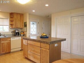 526 N Danebo Ave in Eugene, OR - Building Photo - Building Photo