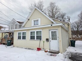 113 W Seneca St in Oswego, NY - Building Photo