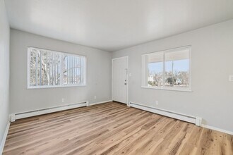 319 E Brookside St, Unit 15 in Colorado Springs, CO - Foto de edificio - Building Photo