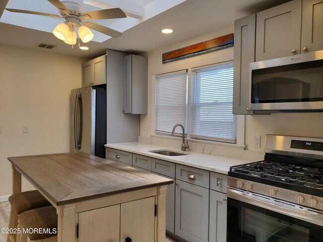 115 Dupont Ave in Seaside Heights, NJ - Building Photo - Building Photo