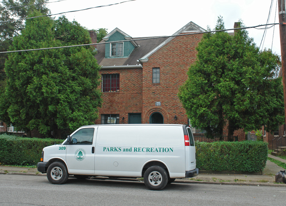 1507 Jackson St in Charleston, WV - Building Photo