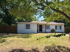 2306 Healey Dr in Dallas, TX - Building Photo