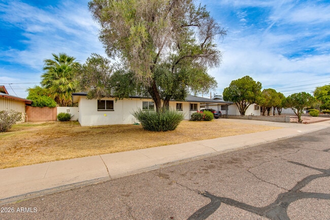 1524 W Ocotillo Rd in Phoenix, AZ - Building Photo - Building Photo