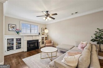 305 Le Gran Bend in Atlanta, GA - Foto de edificio - Building Photo