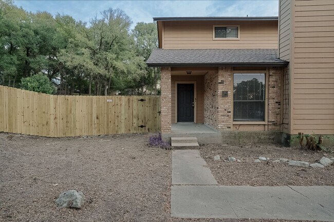 3201 Twinberry Cove-Unit -Unit #A in Austin, TX - Building Photo - Building Photo