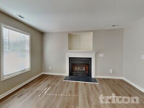 3929 Grandover Dr in Raleigh, NC - Foto de edificio - Building Photo